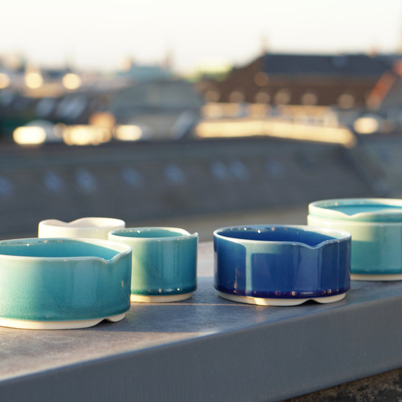 Hasu stacking bowl w. lid - azure blue M
