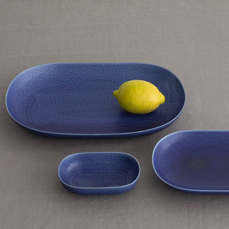 Japanske ovale håndlavede  keramik fade i blå glasur flere størrelser fåes hos JAHOKO.COM 